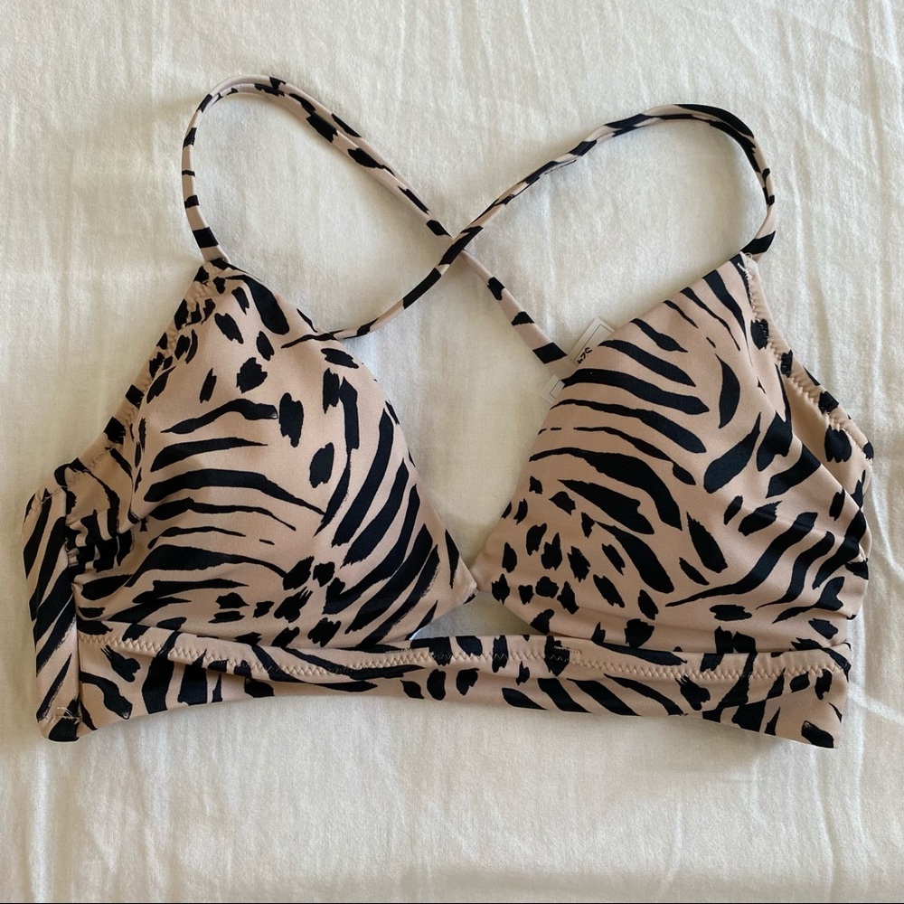 Bikini top swim size 34 B NWT